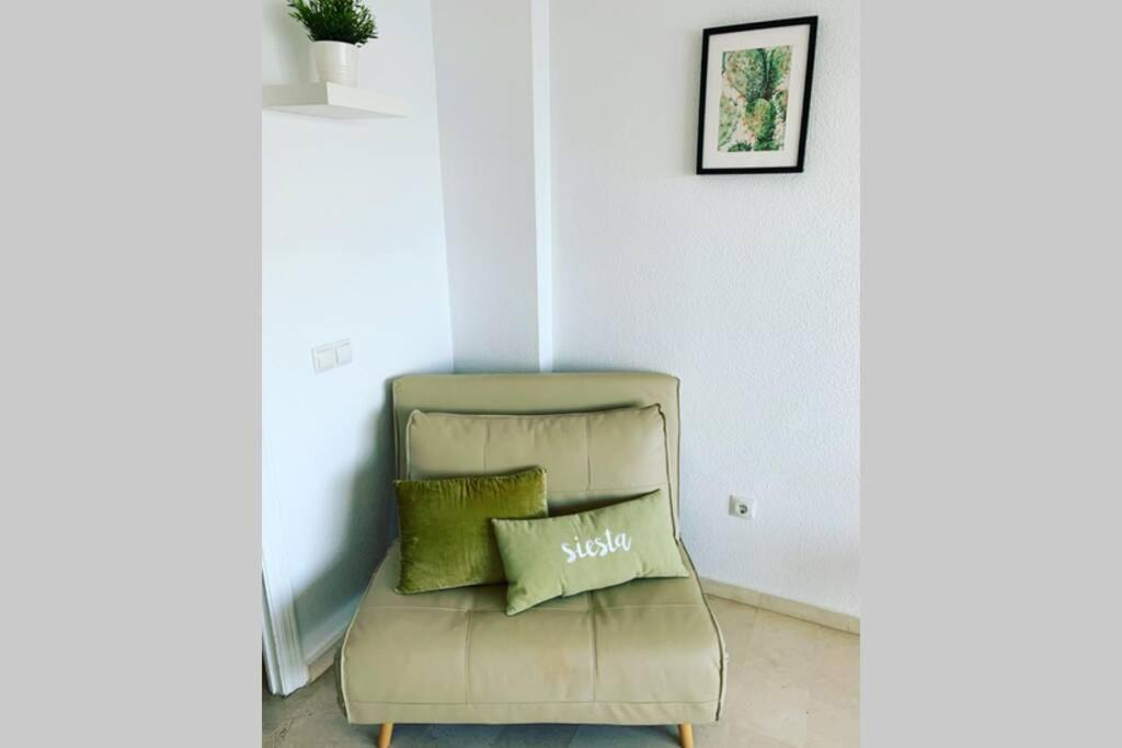 Amazing Frontline Sea Views Studio Apartment Castillo Del Vigia Торремолинос Экстерьер фото